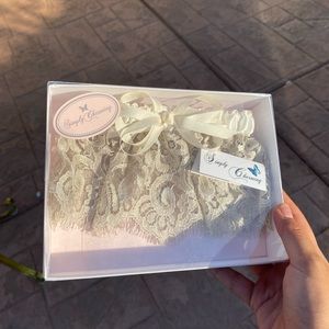 Bridal lace garter